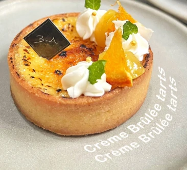 Crème brûlée tart